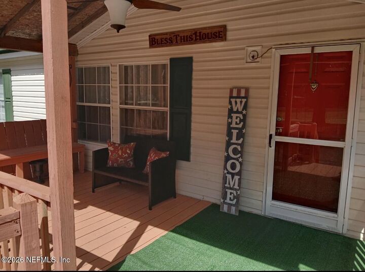Property Photo: 1901 Peregrine Place FL 32068