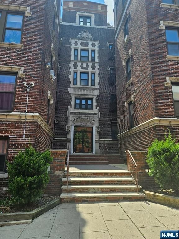 Property Photo:  26 Spring Dell 6A  NJ 07070 