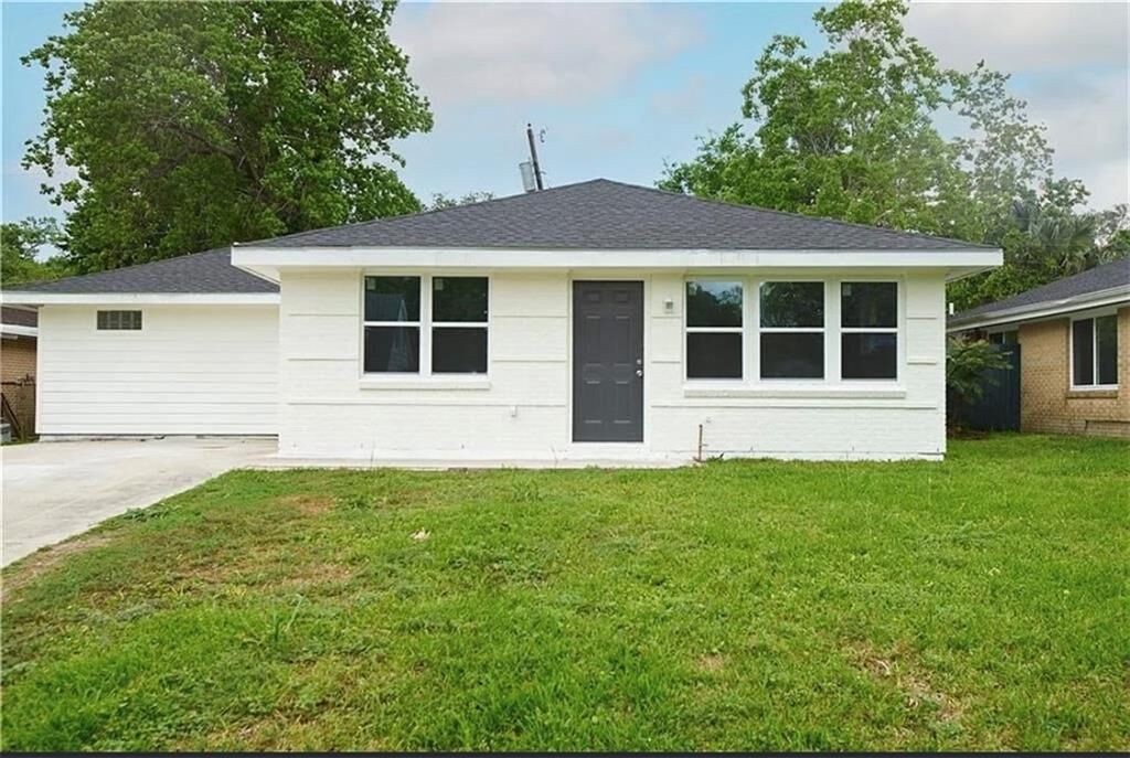 Property Photo:  2844 Somerset Drive  LA 70131 