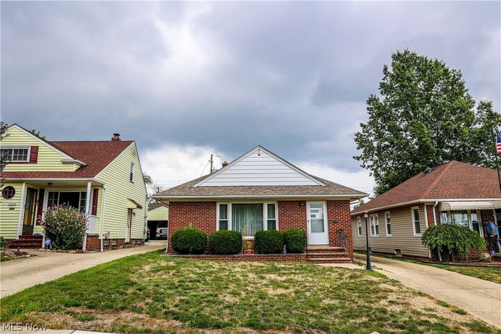 Property Photo: 11517 Fordham Road OH 44125