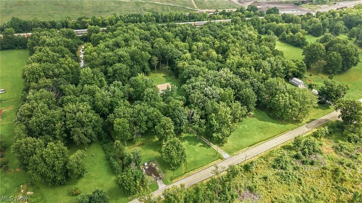 Property Photo: 2930 Selkirk Bush Road SW OH 44481