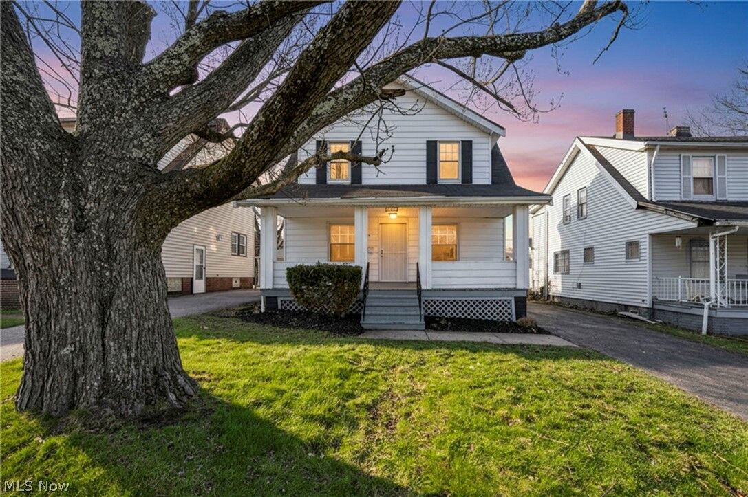 Property Photo:  13620 S Parkway Drive  OH 44105 