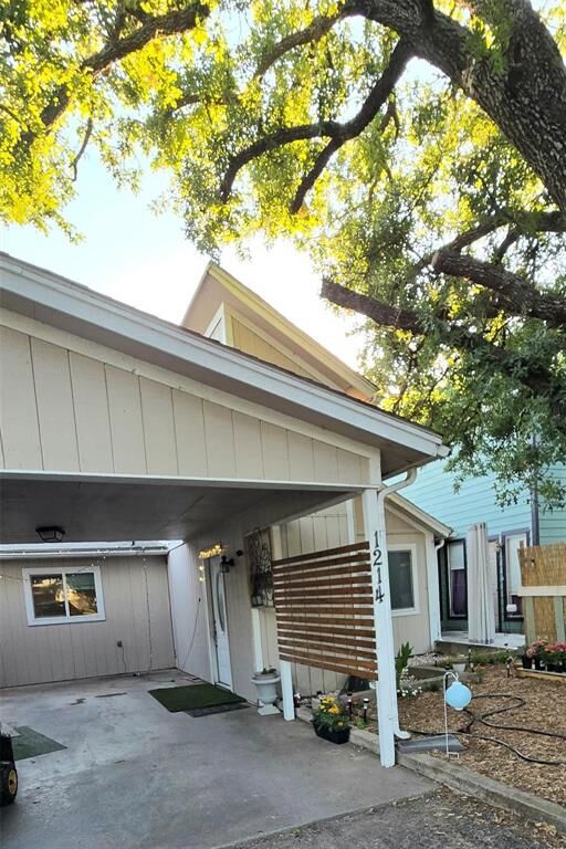 Property Photo: 1214 Elm Court TX 76426