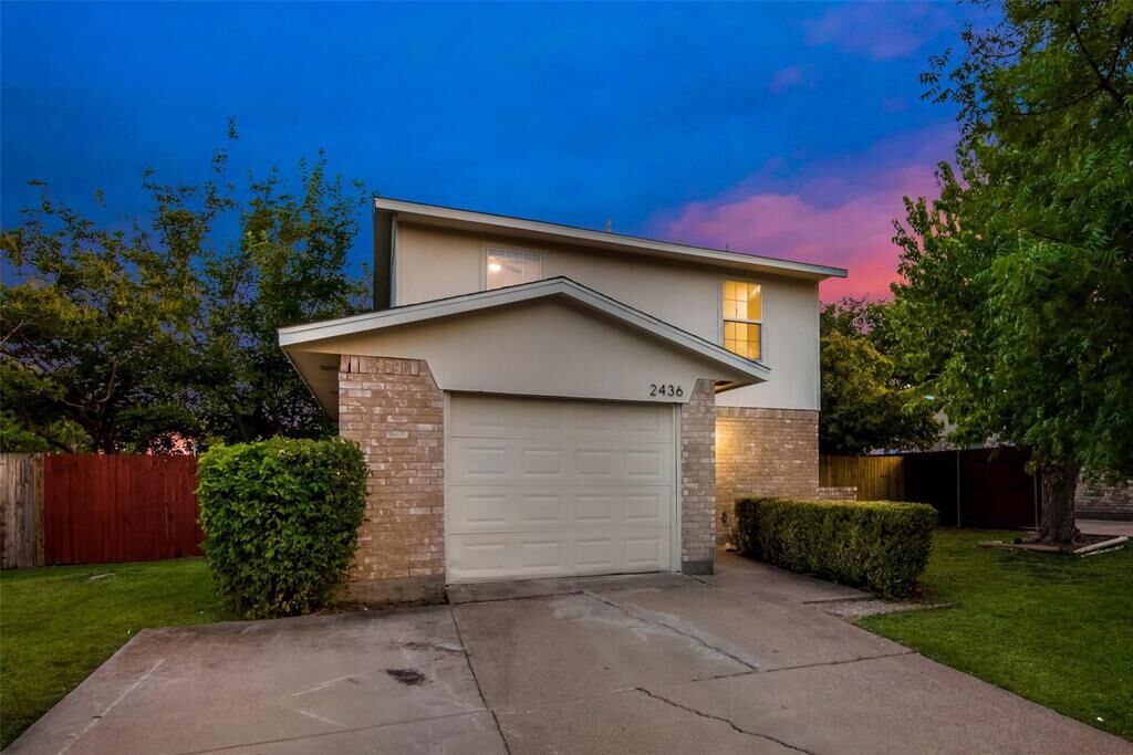 Property Photo: 2436 Dancy Drive N TX 76131
