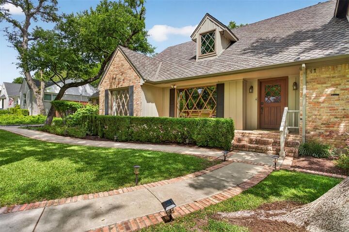 Property Photo:  6811 Bradbury Lane  TX 75230 