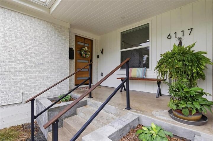 Property Photo: 6117 Ridgeway Street TX 76116