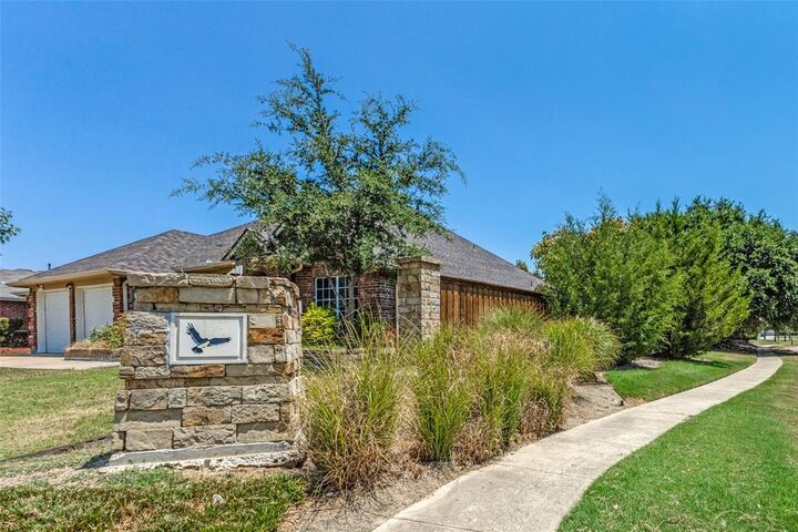Property Photo: 2844 Goldfinch Drive TX 75181
