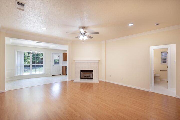 Property Photo:  1304 W Mitchell Street  TX 76013 