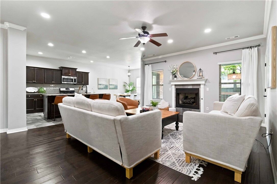 Property Photo: 1686 S Harding Place AR 72701