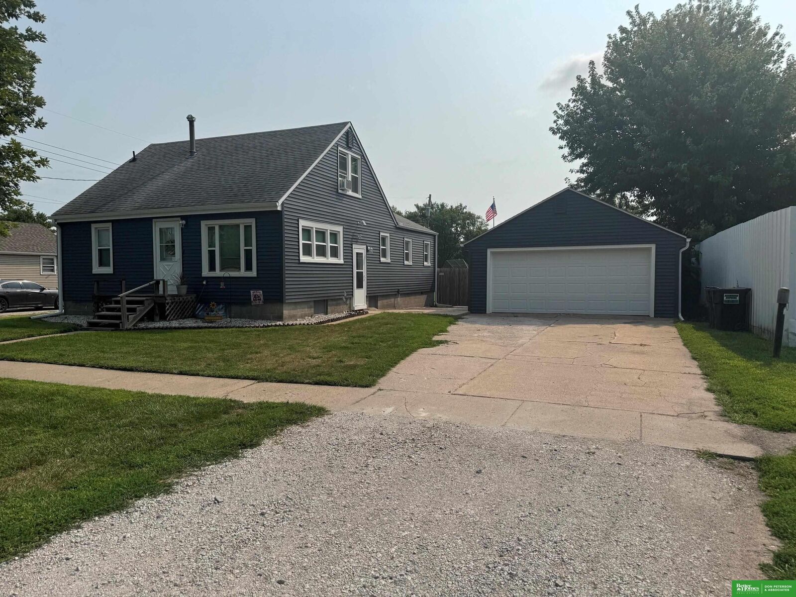 Property Photo: 511 N 12th Street NE 68061