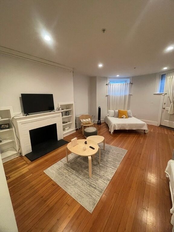 Property Photo:  470 Beacon Street 1  MA 02115 