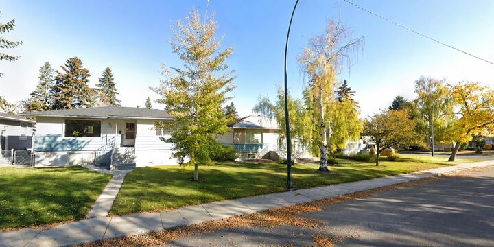 Property Photo: 712 55 Avenue SW AB T2V 0G3