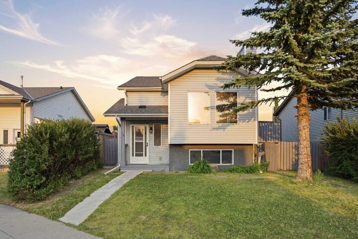 52 Erin Meadows Court SE — photo 1