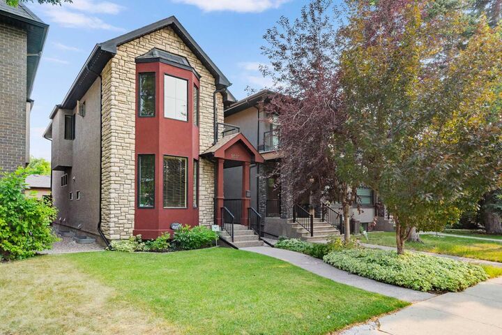 Property Photo:  2526 3 Avenue NW  AB T2N 0L3 