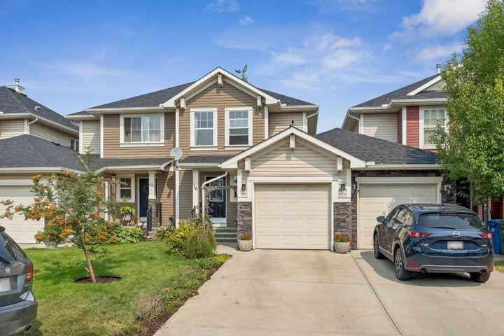 Property Photo:  16 Cranberry Green SE  AB T3M 1L5 