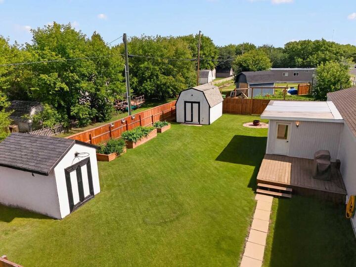 Property Photo: 10205 107 Street AB T0H 2H0