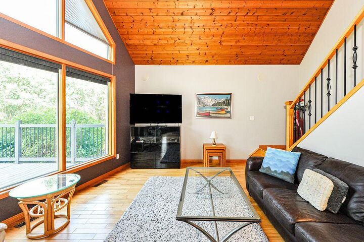Property Photo: 46237 RR 202 AB T4V 2M9