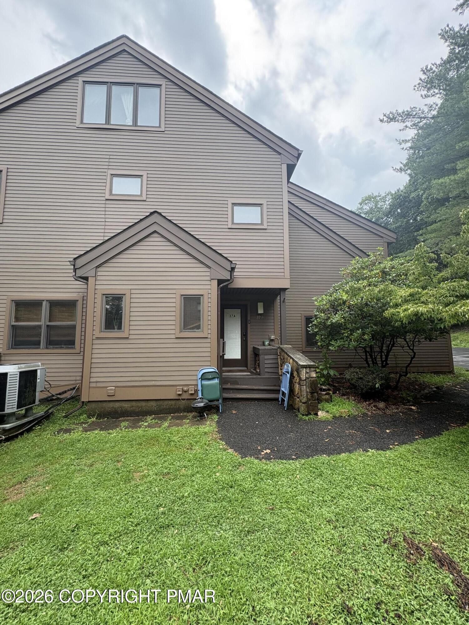 Property Photo:  37 Sky View Drive  PA 18302 