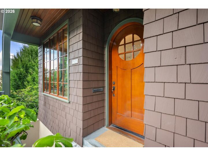 Property Photo:  2535 NW Westover Rd 5  OR 97210 