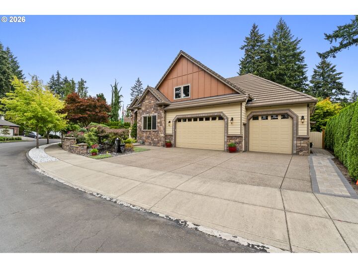 Property Photo:  1305 NE 148th Pl  WA 98684 