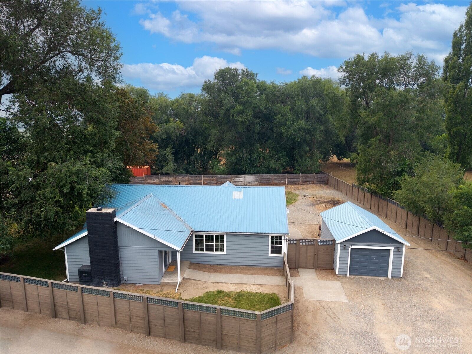 Property Photo:  89  Chesaw Road  WA 98844 