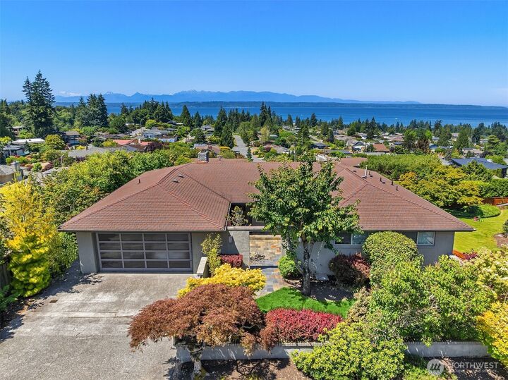 Property Photo:  227  Highland Drive  WA 98020 