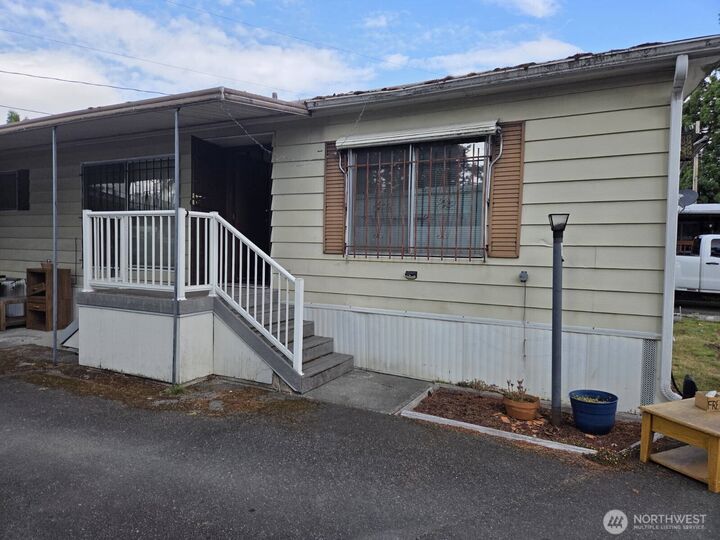 Property Photo:  6208  202nd Street SW 28  WA 98036 