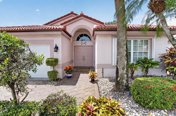 Property Photo:  6746 Sun River Road  FL 33437 