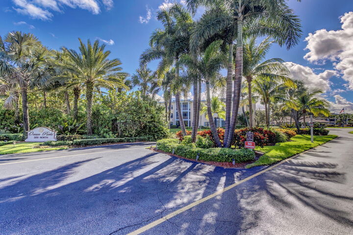 Property Photo: 300 N A1a Highway 403 O FL 33477