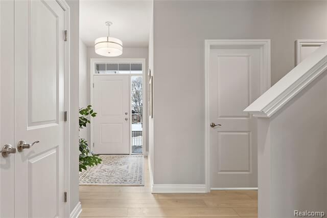 Property Photo:  9928 Crossview Trail 187  MI 48855 