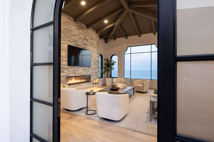 Property Photo:  1213 Harbor Hills Drive  CA 93109 
