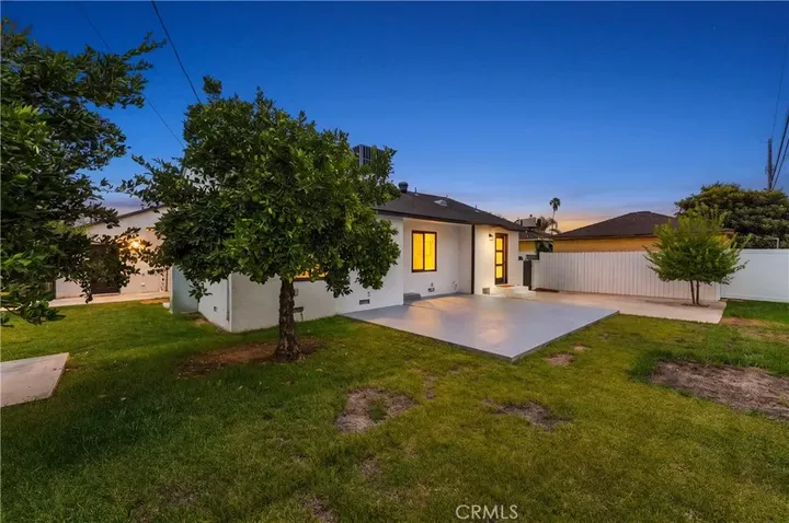 Property Photo:  9753 Mercedes Avenue  CA 91331 