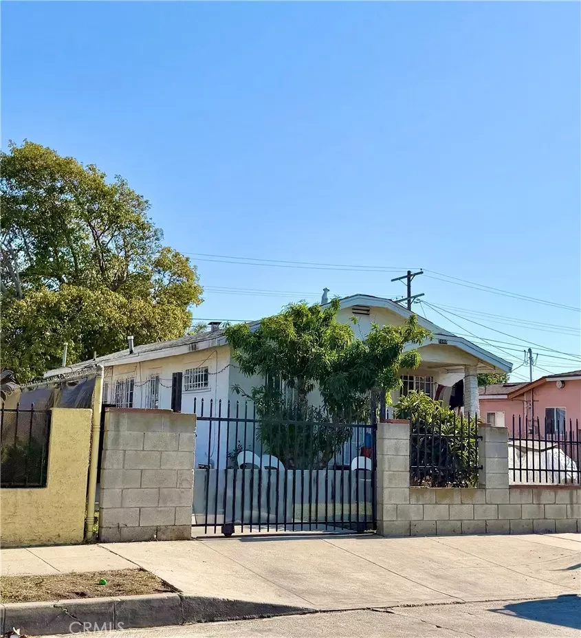 Property Photo:  1644 W 67th  CA 90047 