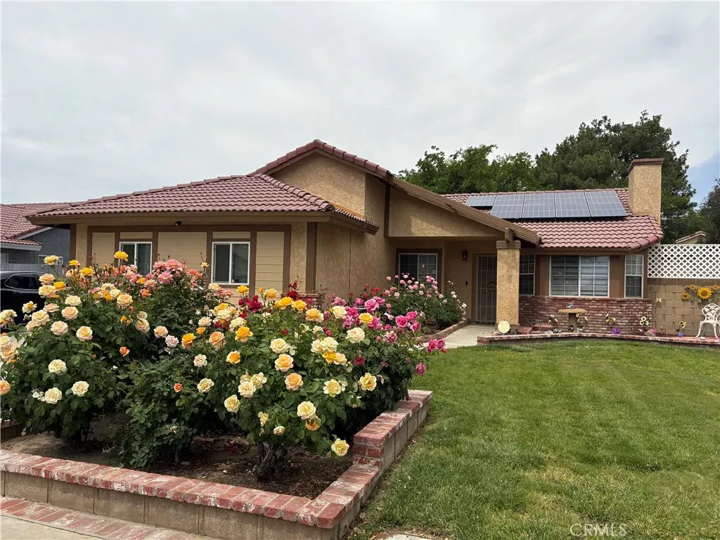 Property Photo: 661 E J10 Avenue CA 93535