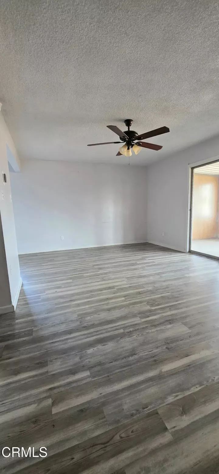 Property Photo: 423 Helen Way CA 93307