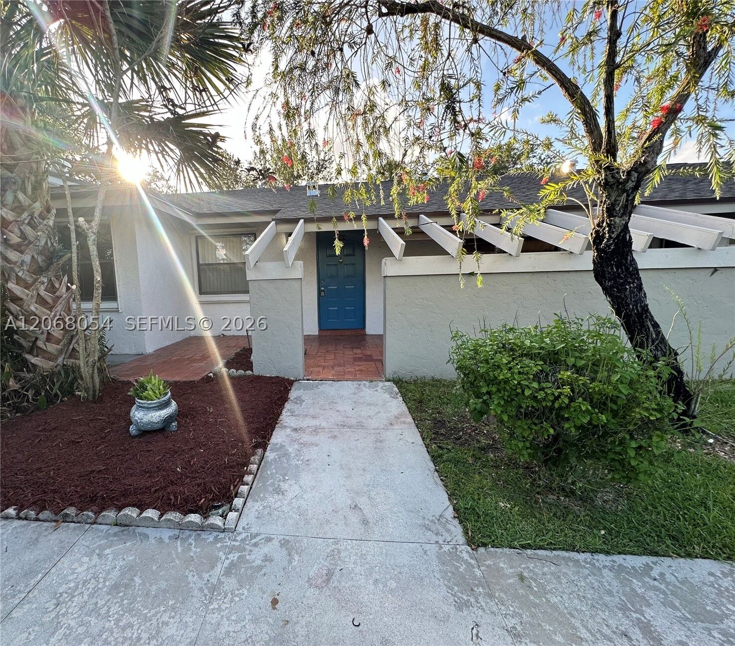 Property Photo:  2902 SW 21st Ter 301C  FL 33445 