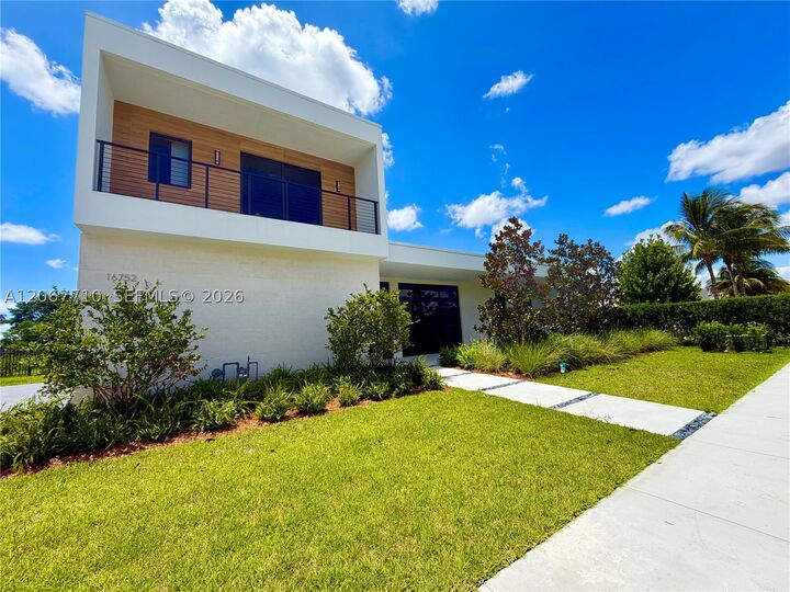 Property Photo:  16752 S Botaniko Dr S  FL 33326 