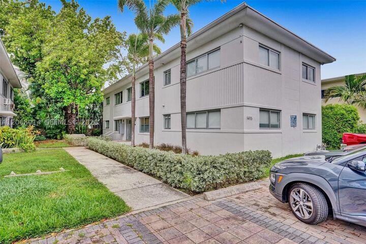 Property Photo: 1415 16th St 4 FL 33139