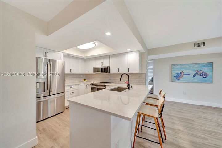 Property Photo: 12455 SW 93rd Ter 403T FL 33186