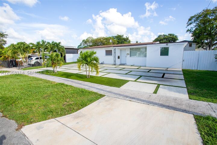 Property Photo:  6930 Fillmore St  FL 33024 