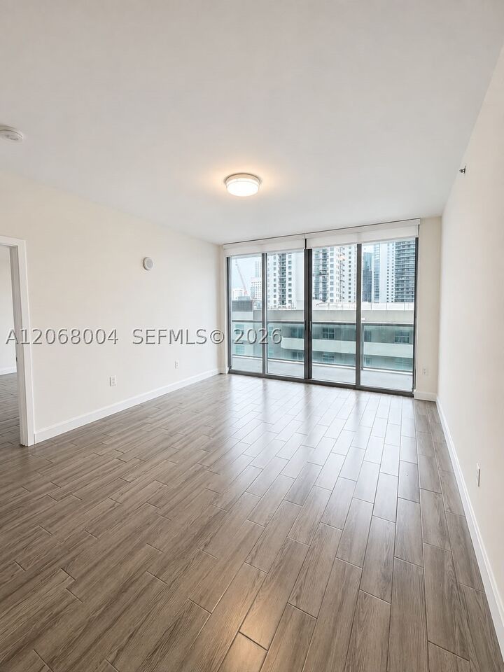 Property Photo: 1111 SW 1st Ave 1722-N FL 33130