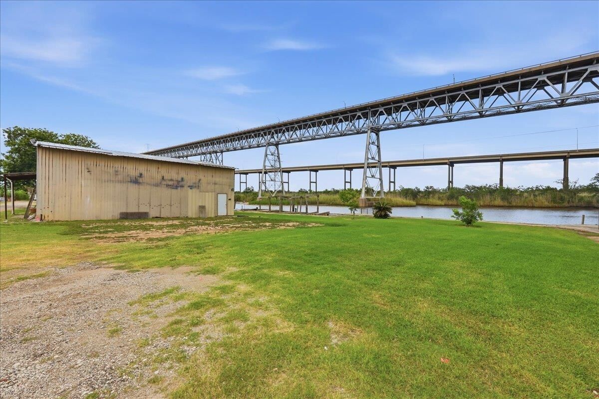 Property Photo: Tr 87C &Amp 87D Rainbow Ln TX 77642