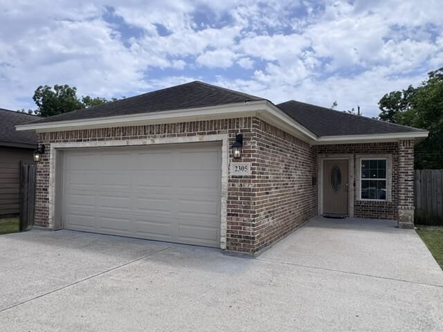 Property Photo:  2305 Washington Blvd  TX 77705 