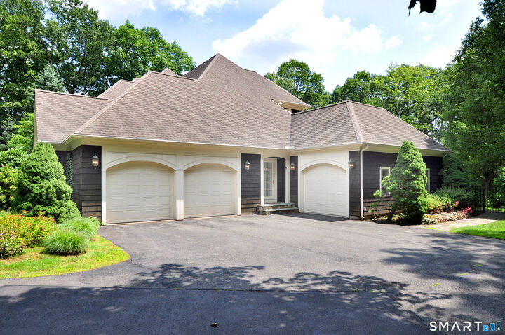 Property Photo: 6 Larkins Way CT 06032