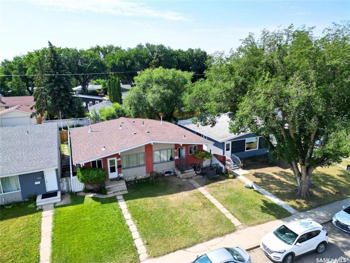 Property Photo:  2818 7th Street E A&B  SK S7H 1A9 