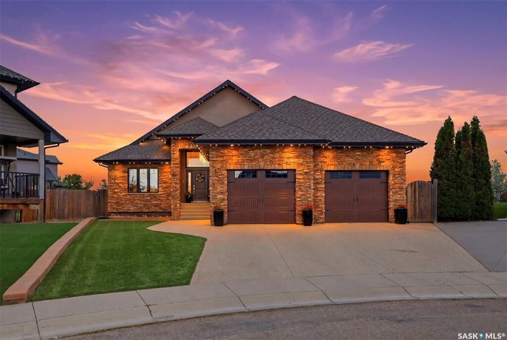 Property Photo:  431 Paton Place  SK S7W 0B8 
