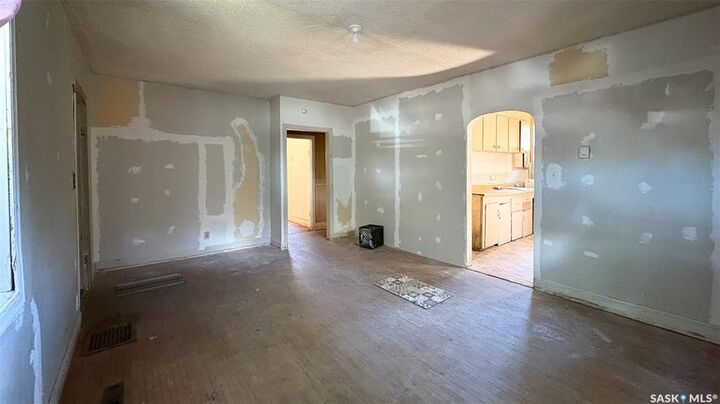 Property Photo:  967 Rae Street  SK S4T 2B5 
