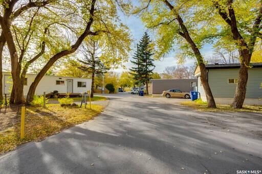 Property Photo:  1524 Rayner Avenue  SK S7N 1Y1 