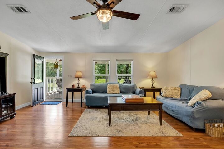 Property Photo: 5201 Old Magnolia Road FL 32309