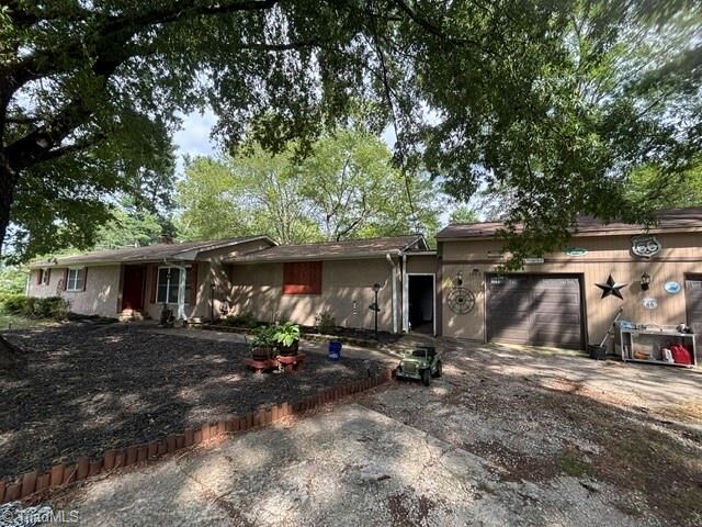 Property Photo:  1192 N Main Street  NC 27284 